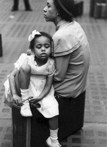 Ruth Orkin – Penn Station 5