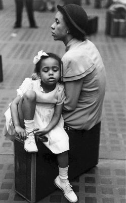 Ruth Orkin - Penn Station 5